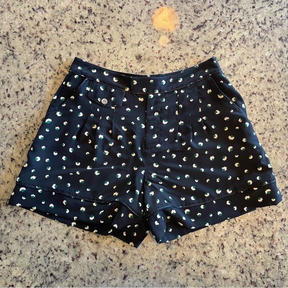 Women’s navy blue high waist Mark Jacobs silk print shorts size 6
